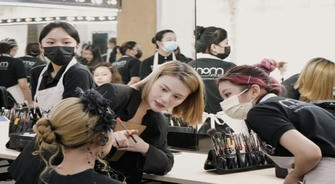 Makeup Artist Career Accelerator: From Assistant to Fashion Week Collaborations — Monetizing Your Artistry Pathway