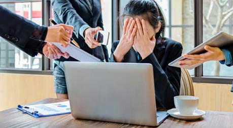 What to do when you just join the company? 6 practical tips for new employees to quickly integrate into the workplace